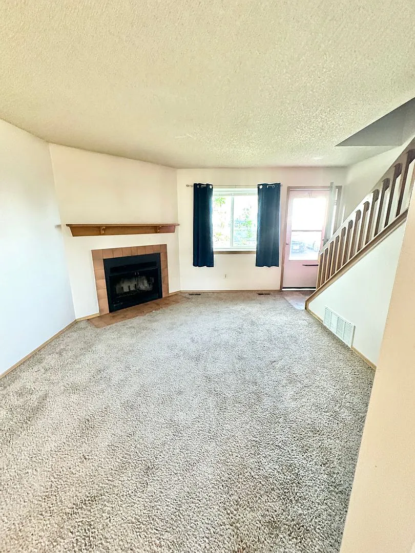 Townhome on Soaring Eagle for Rent — Photo 2