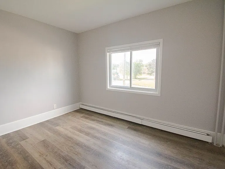 836 S Newton Ave — Photo 6