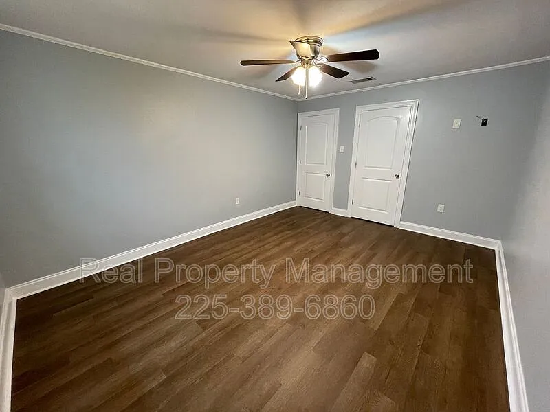 2 bed, 1.0 bath, 966 sqft, $1,050 — Photo 4