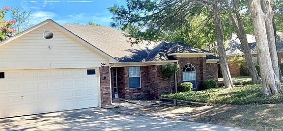 2nd image of 514 Highland Oaks Dr
