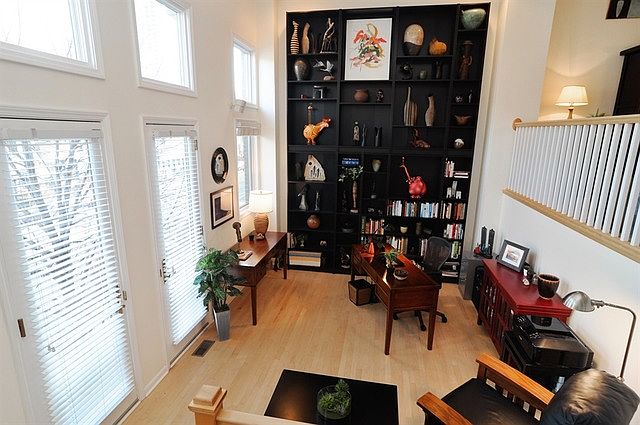 1st image of 2040 N Lincoln Ave