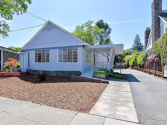 3rd image of 221 Almendra Ave