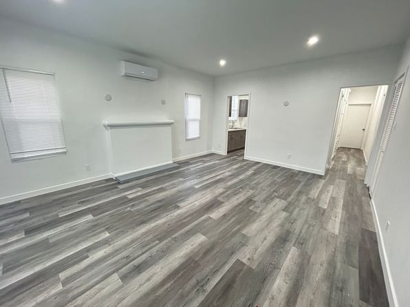 1941-1943 1/2 Bedford Ave #1943