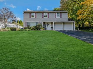 89 Walnut St, Lake Grove, NY 11755