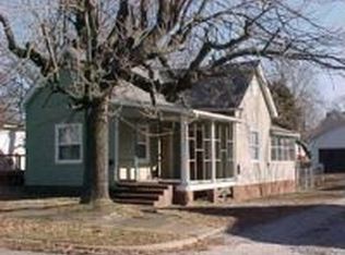 905 Jefferson Ave, Johnston City, IL 62951