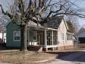 905 Jefferson Ave, Johnston City, IL, 62951