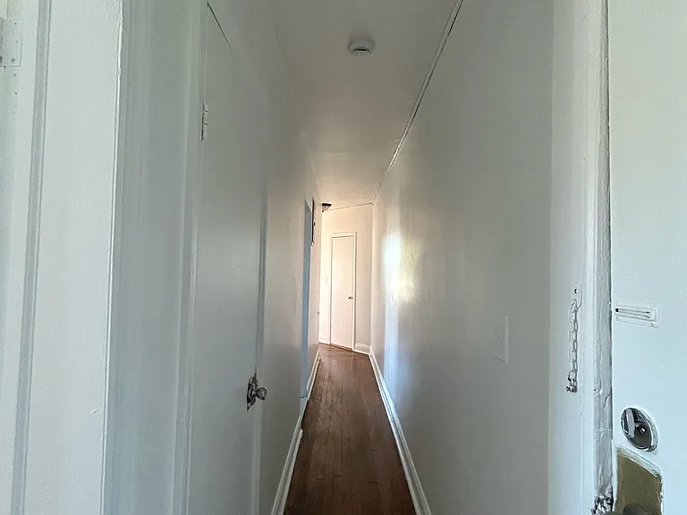 201 Claremont Ave #10 — Photo 5