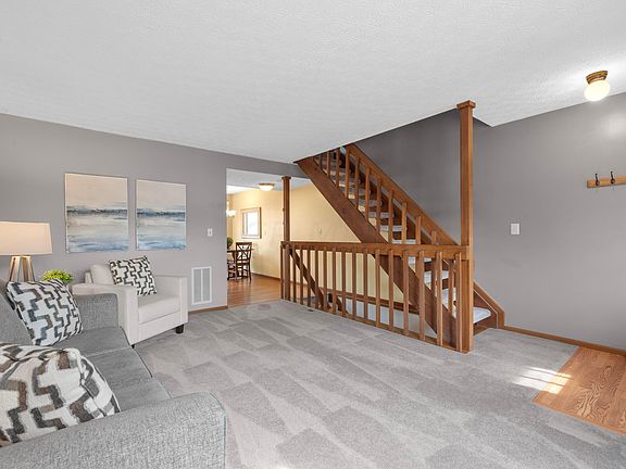 5th image of 908 Upholland Ln #17D