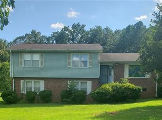 122 Lockwood Dr, Anderson, SC 29621