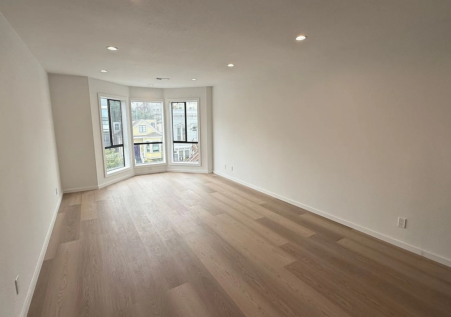 RC - 1630 Oakdale, Ave., San Francisco, CA, 94124 — Photo 2