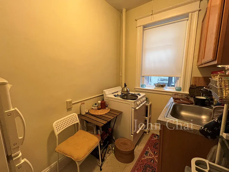 64 Woodstock Ave #10 — Photo 10