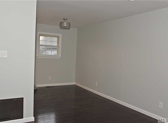5th image of 2912 Heather Ave