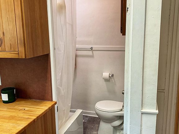4th image of 1334 Wealthy St SE #1