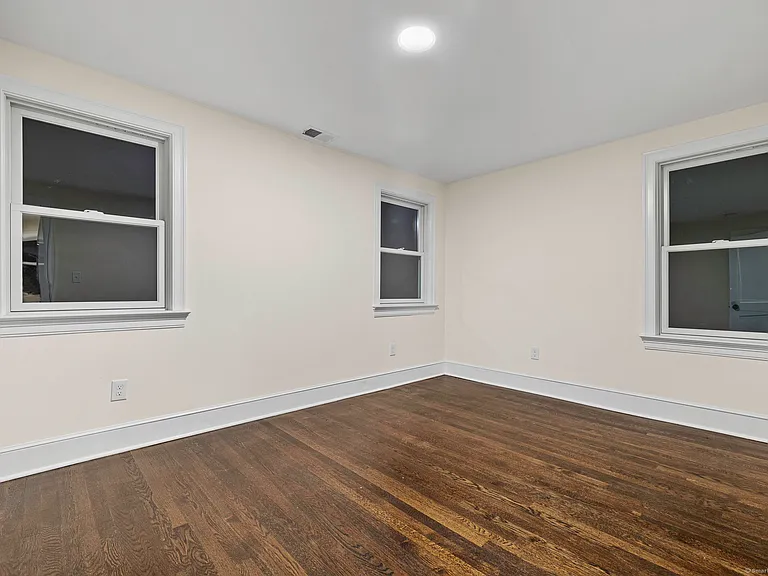 46 Puritan Ln — Photo 11