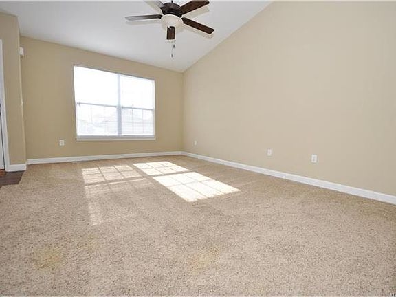 3rd image of 2075 Briarbend Ct