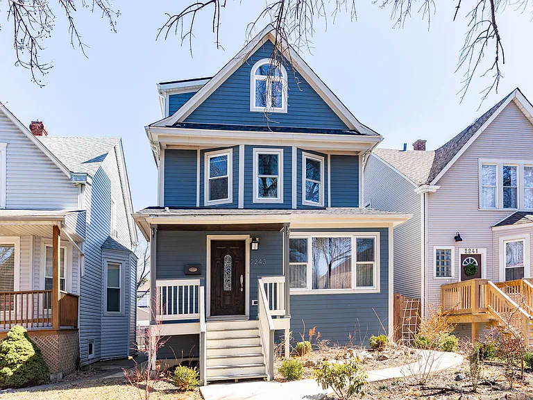 2243 N Monticello Ave — Photo 1