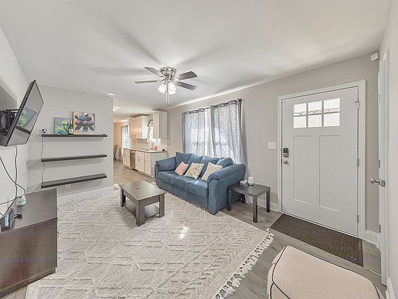 4th image of 104 N Circle Dr