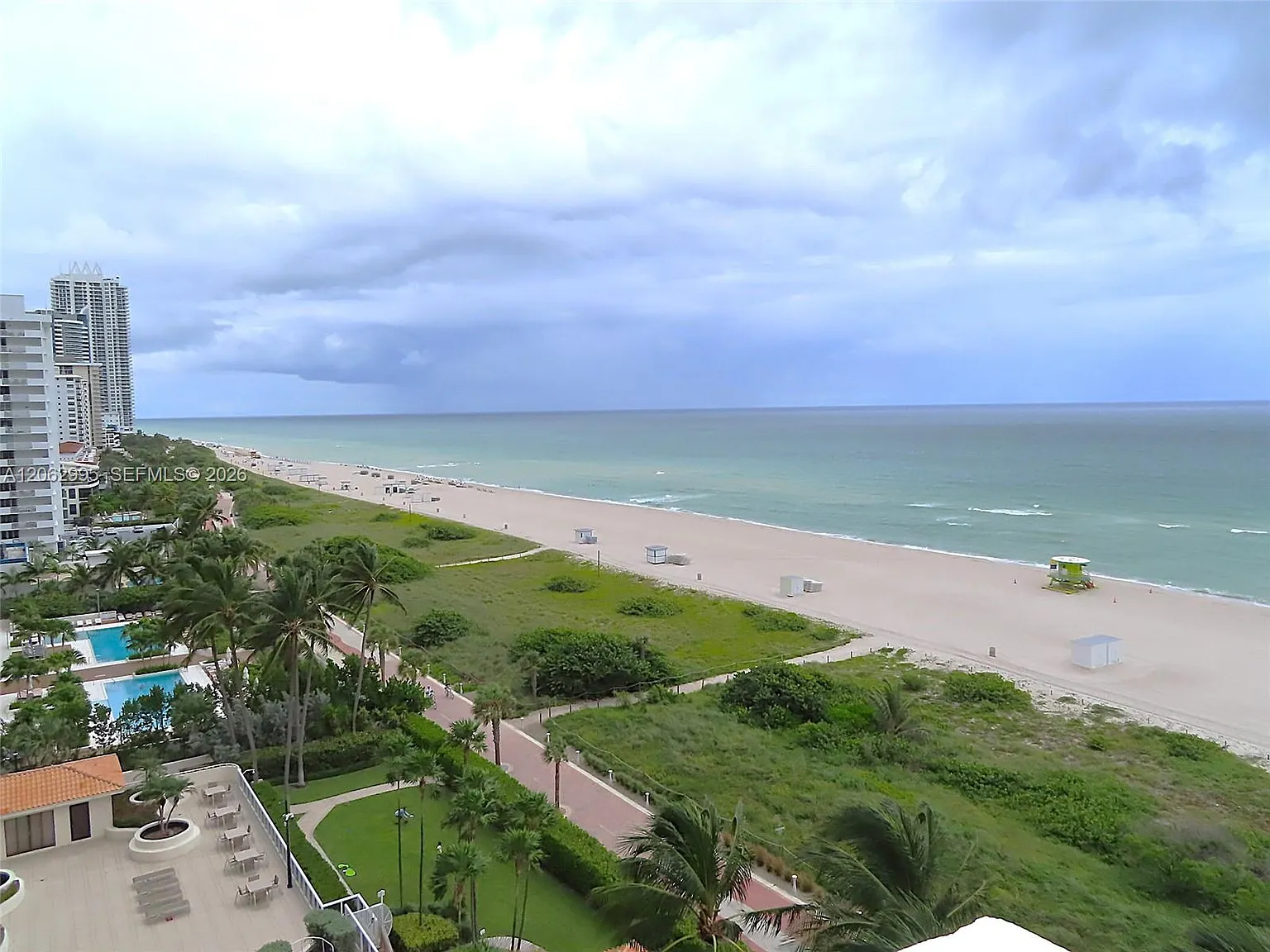 Arlen Beach Condo — Photo 2