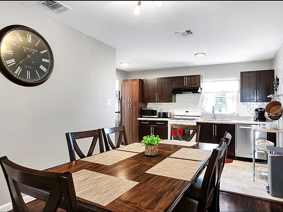 4th image of 425 Parland Pl #425
