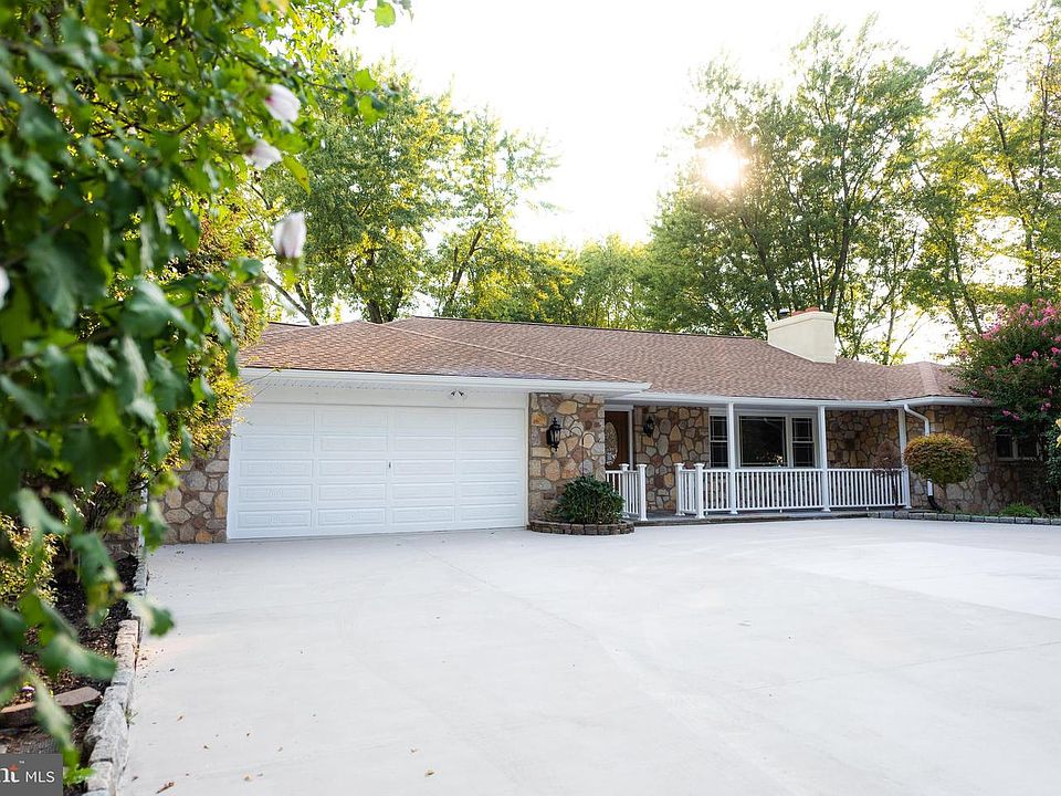 1st image of 2326 Dubree Ave