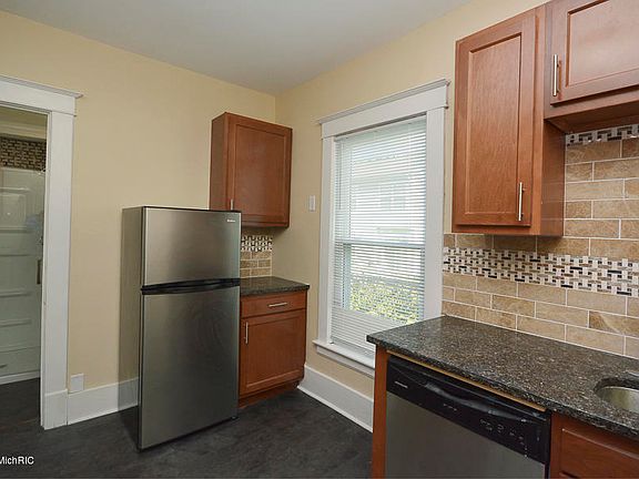 3rd image of 223 E North St