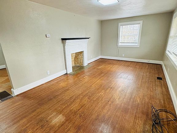 5th image of 303 Greyson St APT 1
