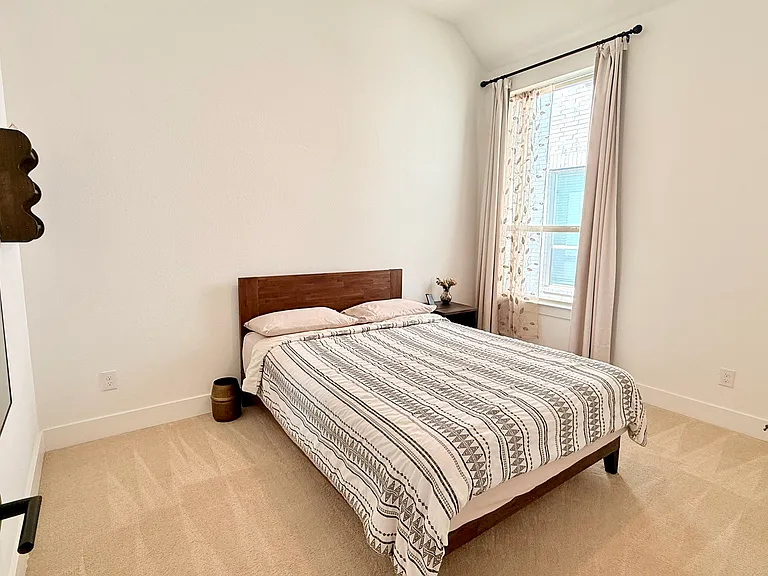 2433 Plumeria Ln — Photo 20