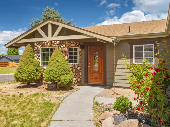 56 SE L Street Loop, Madras, OR 97741