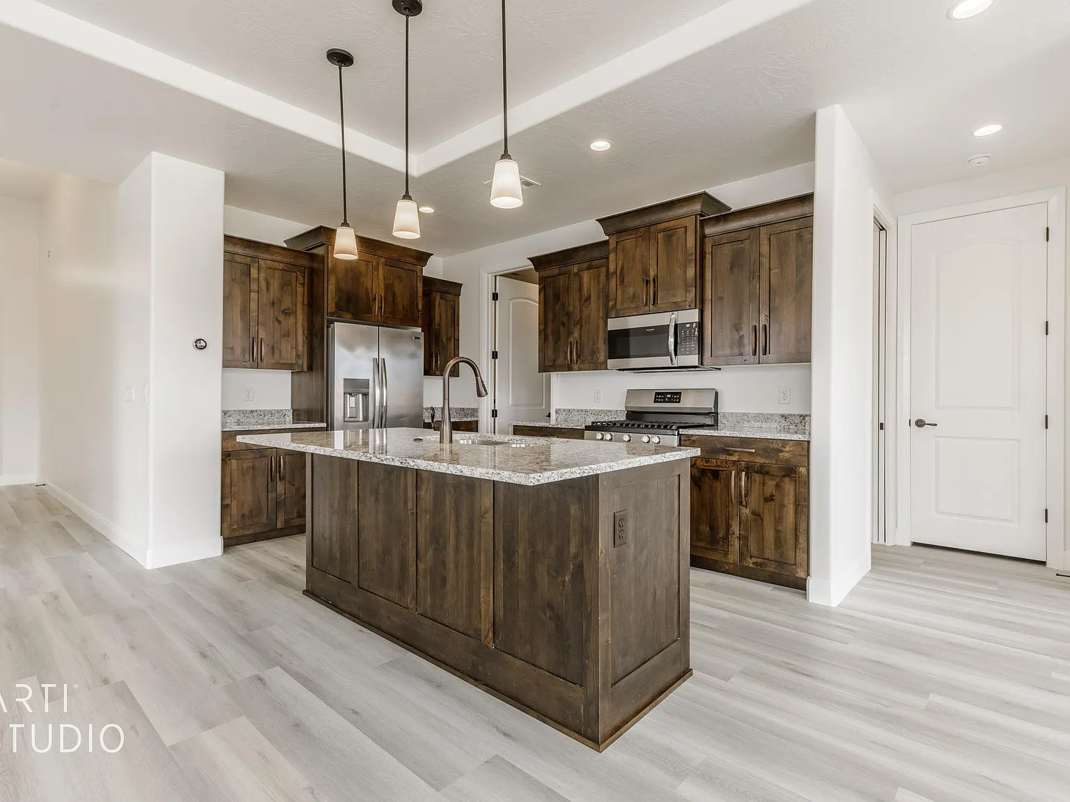 5 bed, 3064 sqft, $3,600 — Photo 4