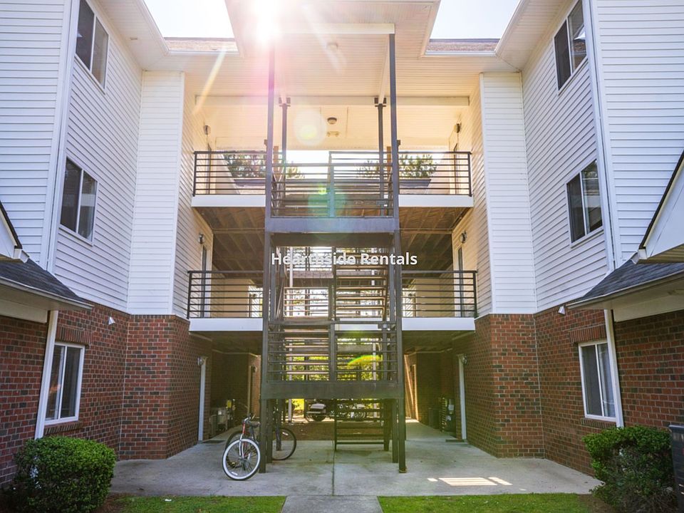 1st image of 330-5B Brownlea Dr
