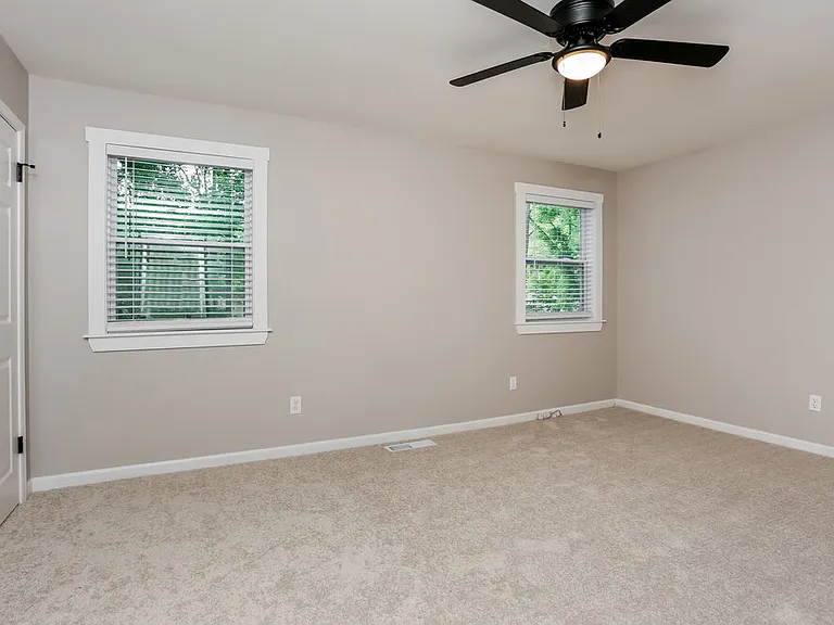 2661 Deerfield Cir — Photo 12