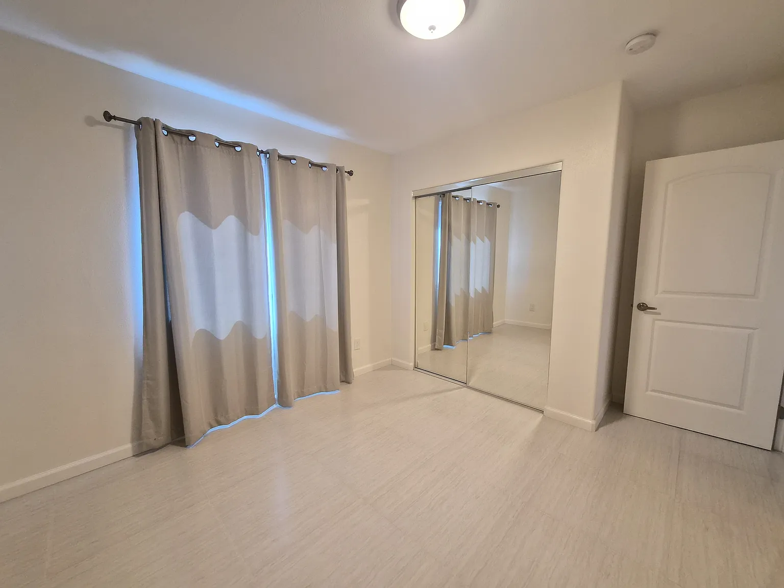 3429 Harding Ave- Agent: David Nagatori — Photo 3