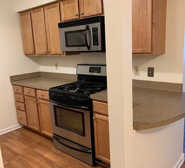 853 Village Quarter Rd — Photo 8
