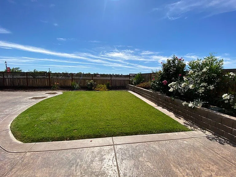 4020 Comstock Pl — Photo 8