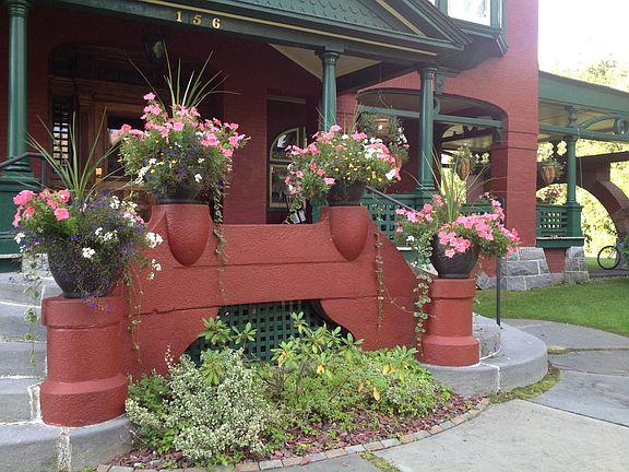 2nd image of 158 Caroline St