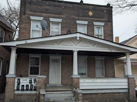 1176 E 61st St, Cleveland, OH