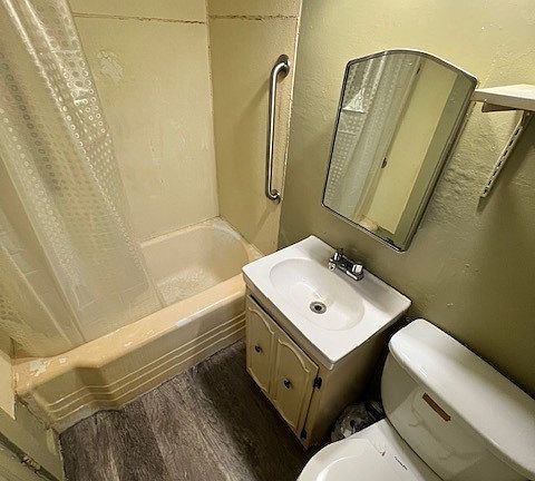 4th image of 1119 Johnston St APT 2