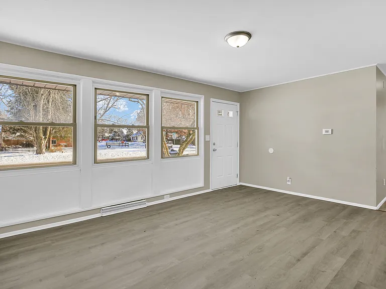1101 N McKinley Ave — Photo 9