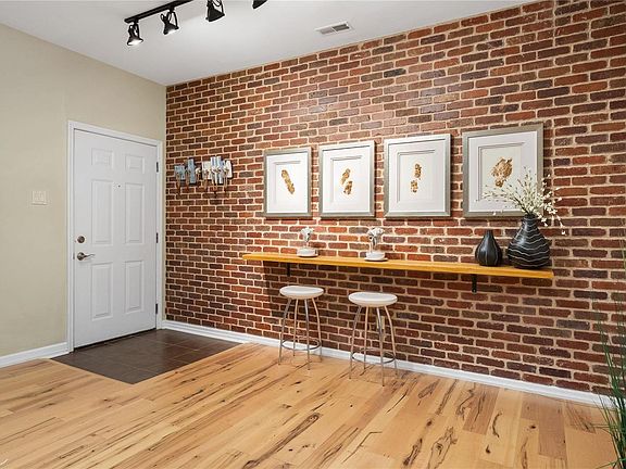 4th image of 4121 Westminster Pl #18