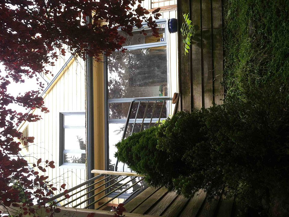 2nd image of 1508 NE 68th St