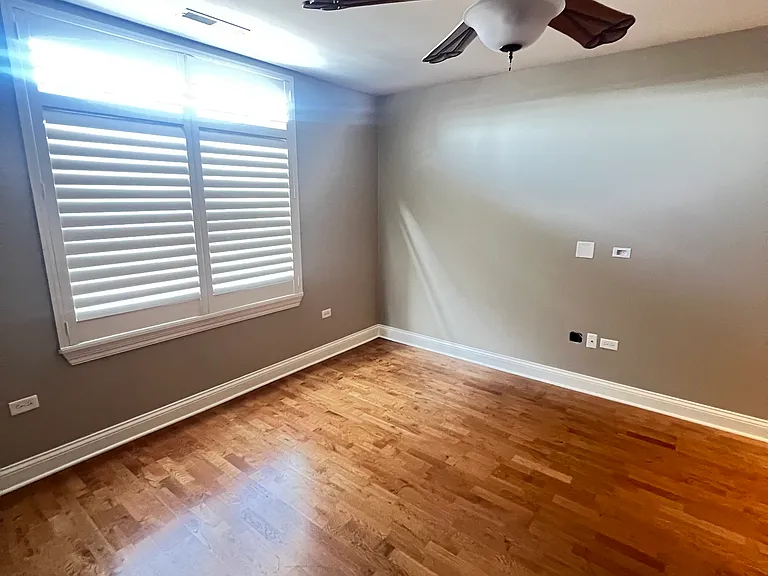 600 W Touhy Ave #401 — Photo 10