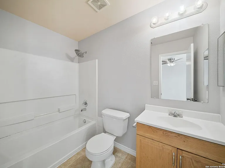 6410 Summit Oak #4 — Photo 11