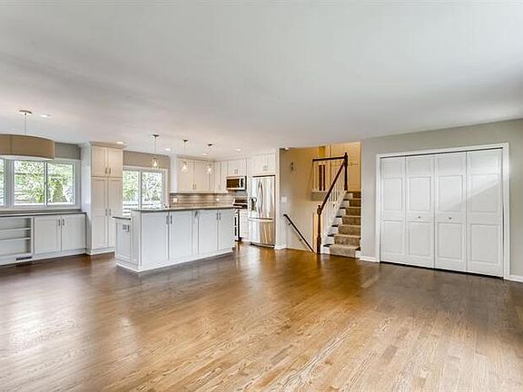 3rd image of 1260 W Sturbridge Dr