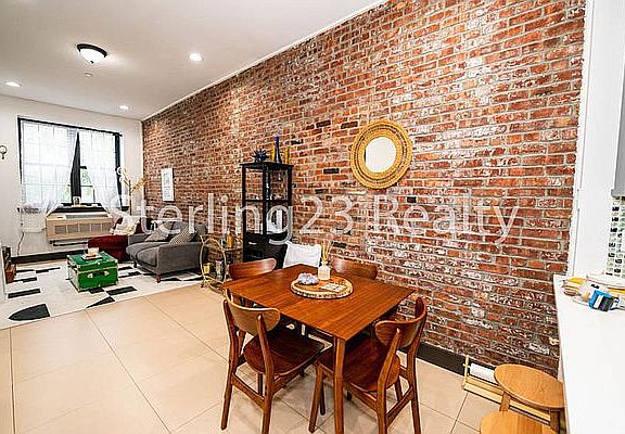 2nd image of 2571 22nd St APT 2