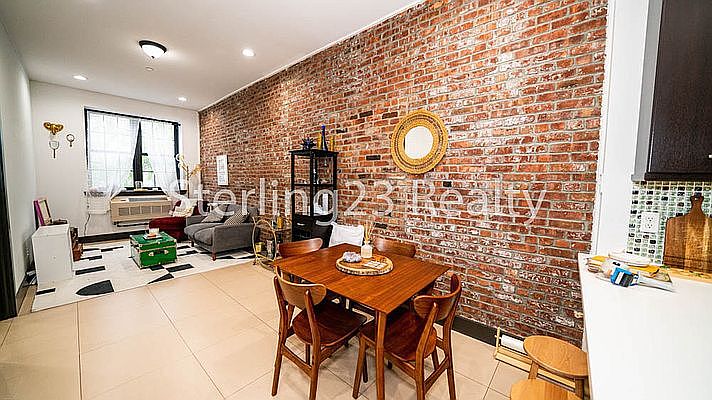 1st image of 2571 22nd St APT 1