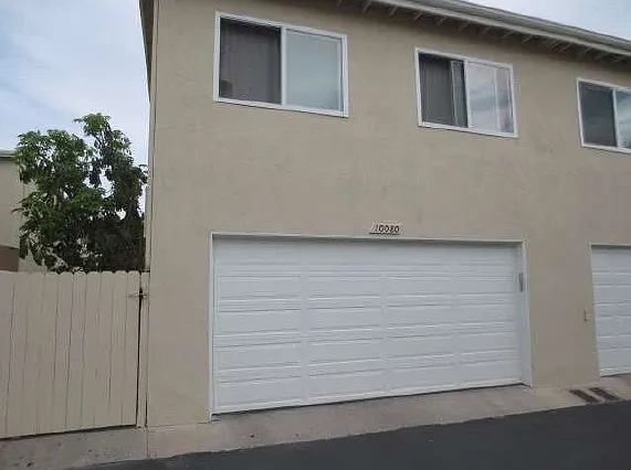 10080 Los Coyotes Ct