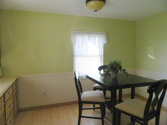 5th image of 807 S Birney St