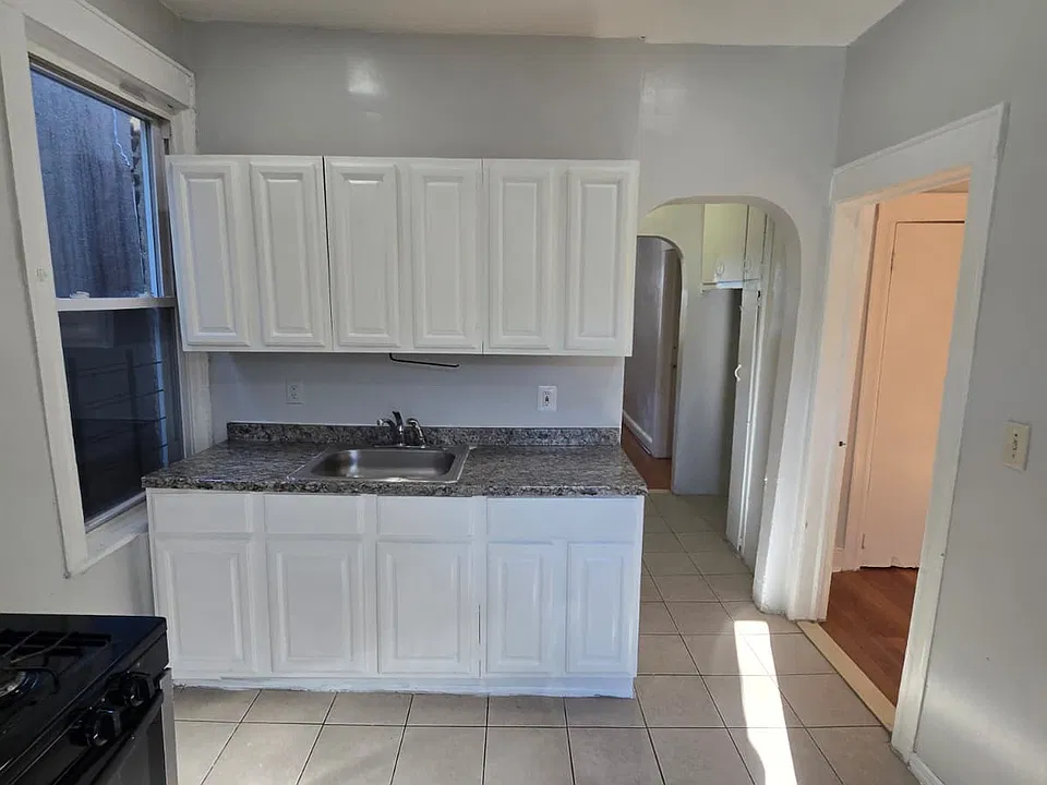 126 Bergen Ave #2B