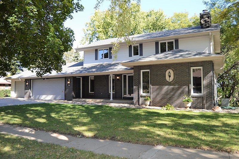 1st image of 906 Karen Dr