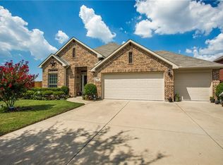 704 Catalpa Rd, Saginaw, TX 76131